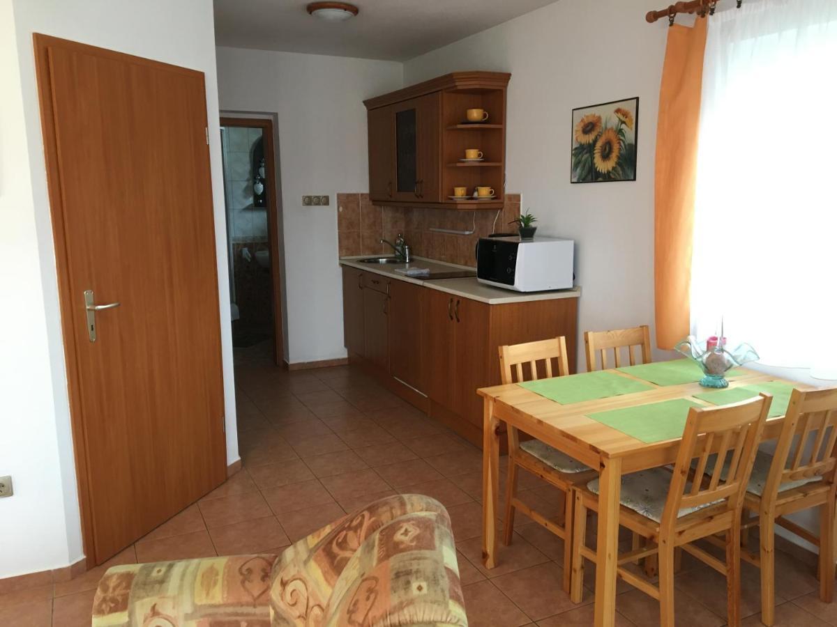 Central Apartments 잘라카로쉬 외부 사진
