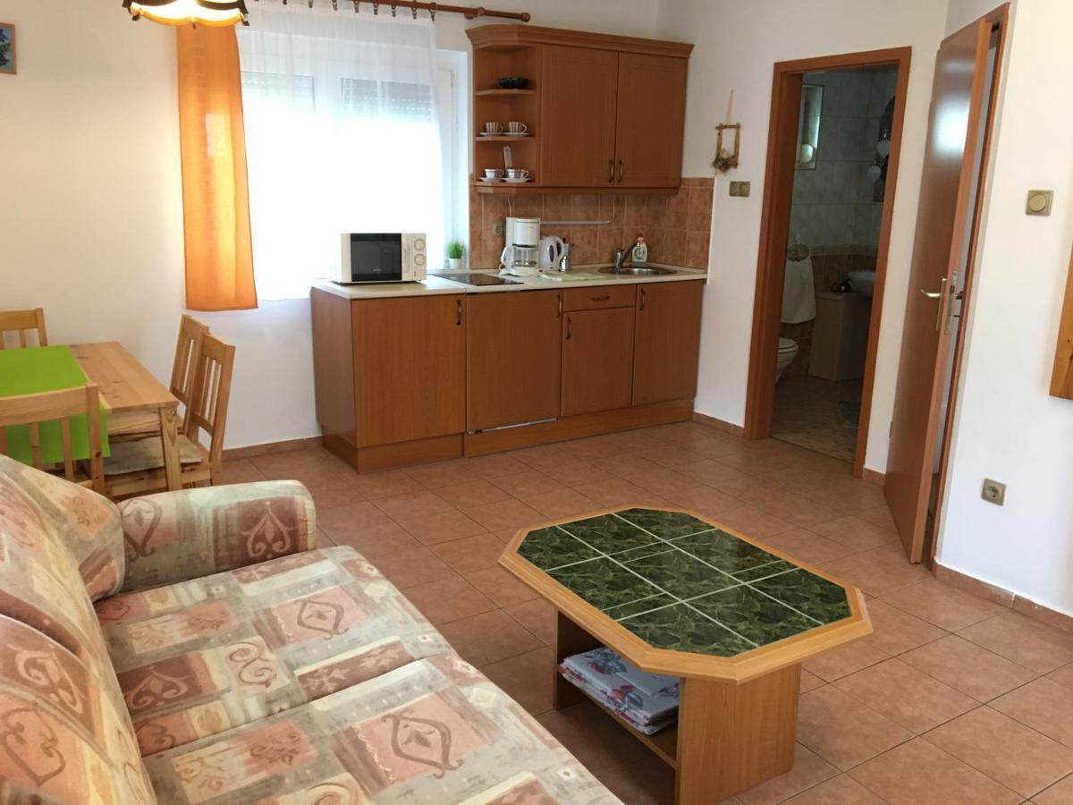 Central Apartments 잘라카로쉬 외부 사진