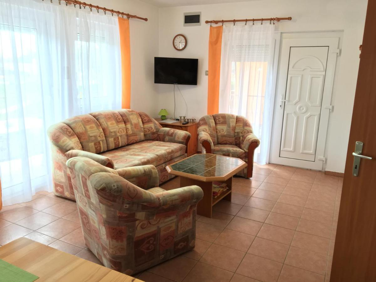Central Apartments 잘라카로쉬 외부 사진