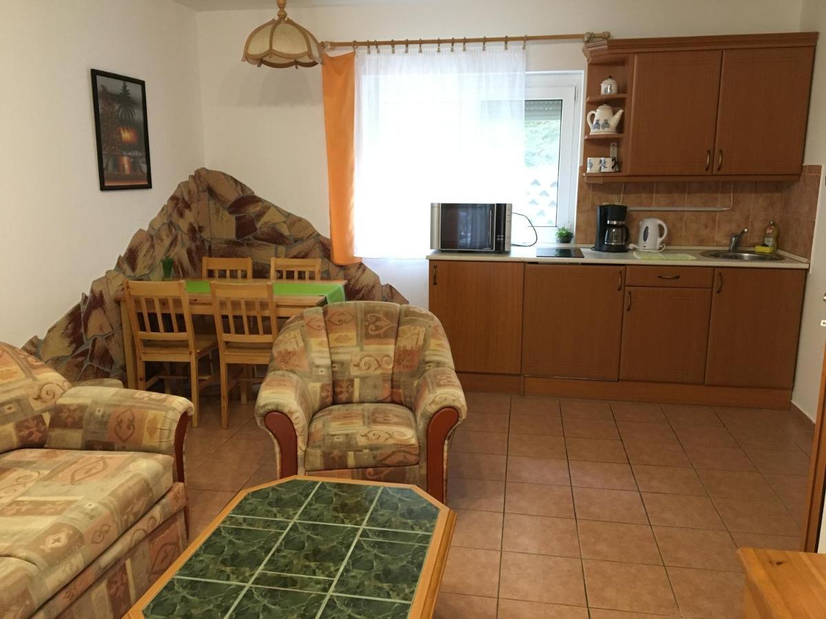 Central Apartments 잘라카로쉬 외부 사진