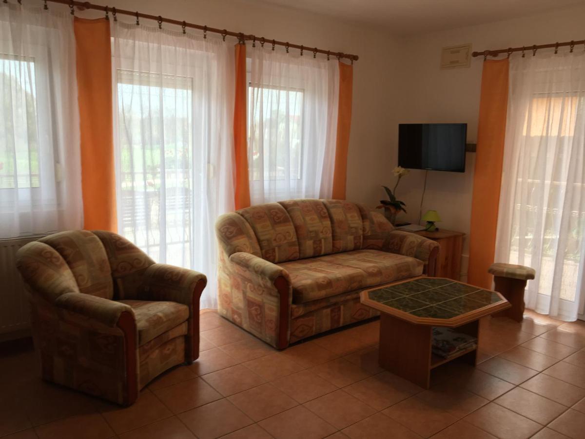 Central Apartments 잘라카로쉬 외부 사진